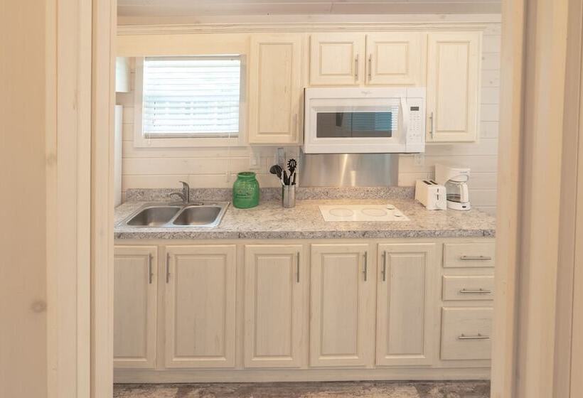 Sun Retreats Cape Cod