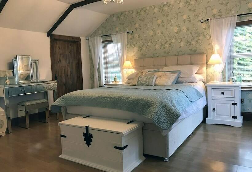 مبيت وإفطار The Green