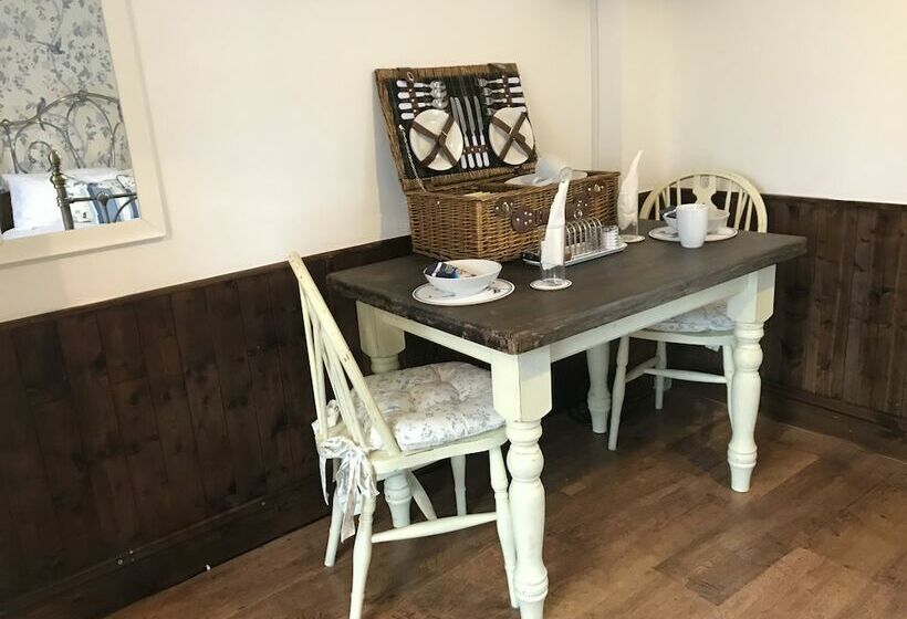 مبيت وإفطار The Green