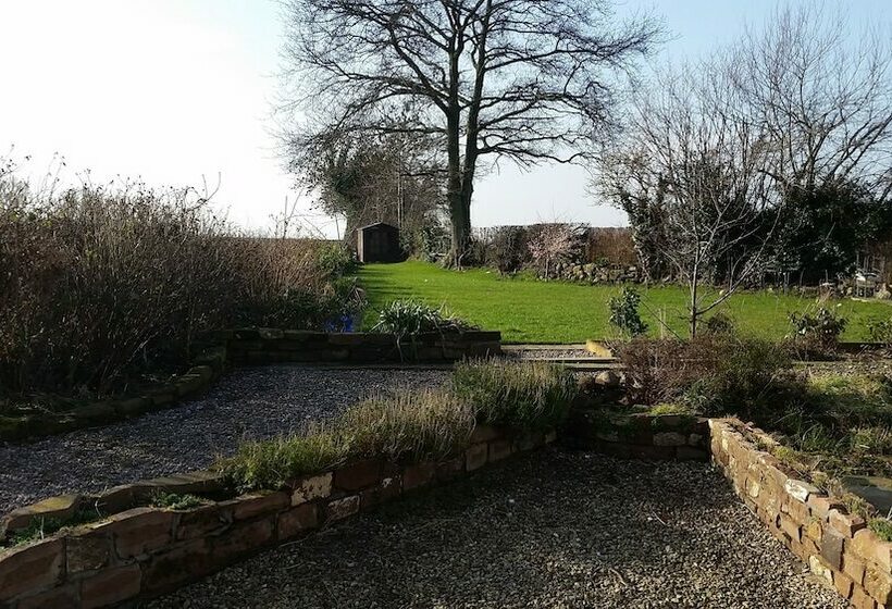 مبيت وإفطار The Green