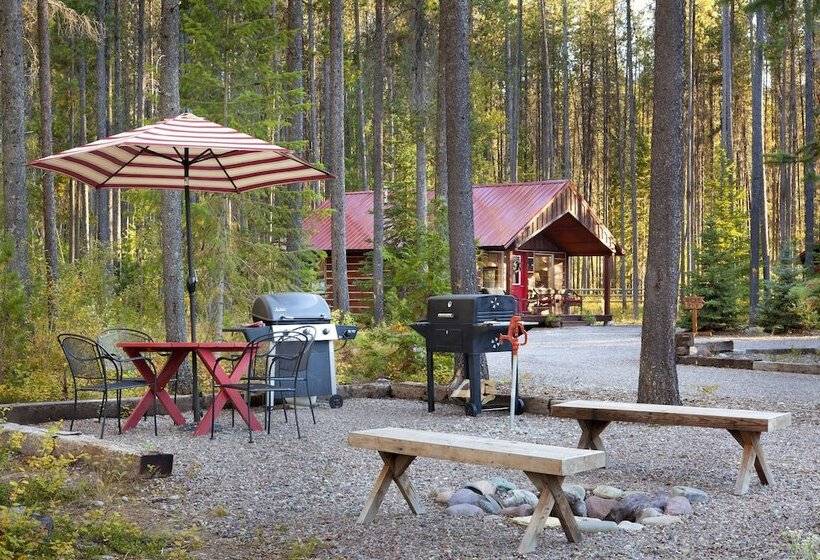 The Reclusive Moose Cabins