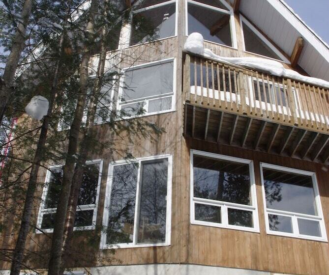 Warbler S Roost Country Inn B&b