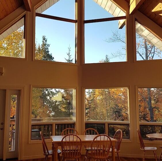 Warbler S Roost Country Inn B&b