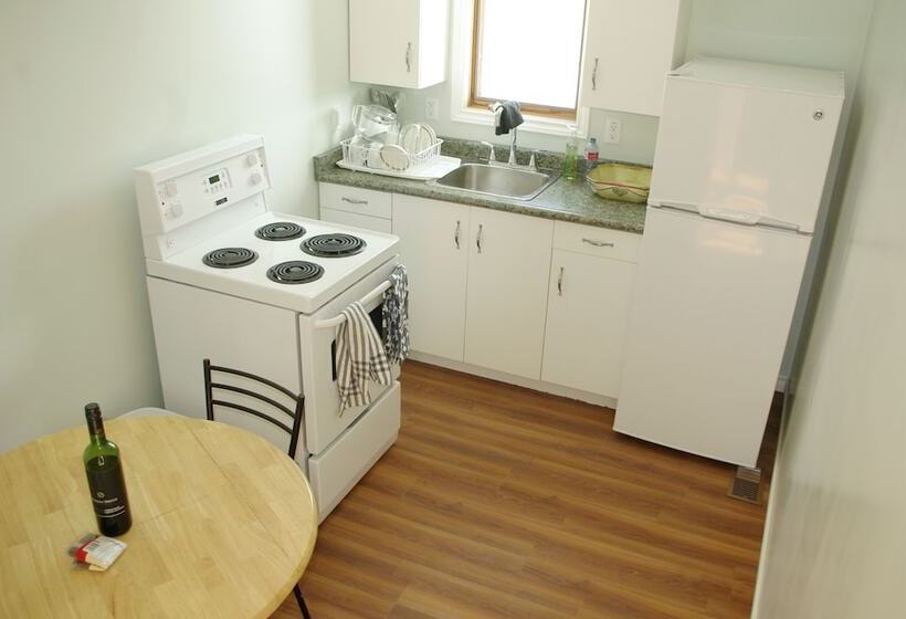 Warbler S Roost Country Inn B&b