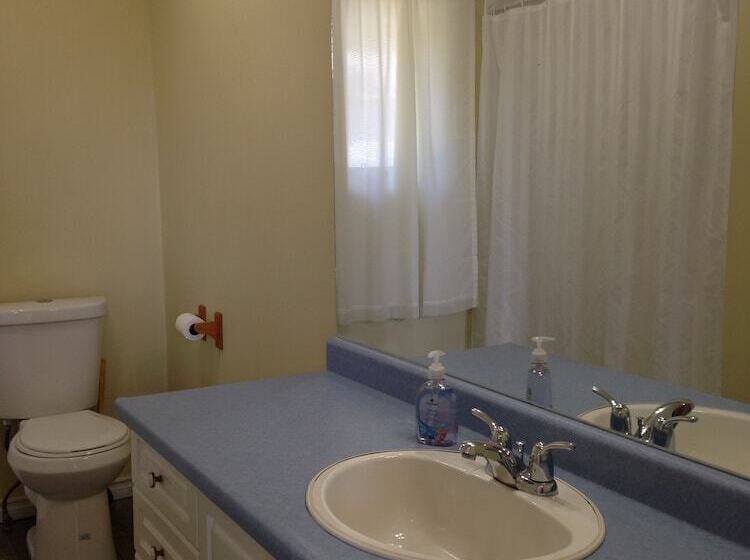 Warbler S Roost Country Inn B&b