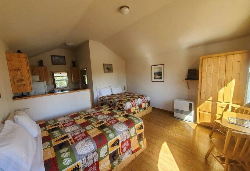 Alaskan Spruce Cabins