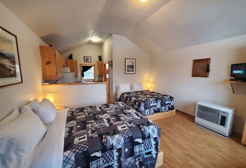 Alaskan Spruce Cabins