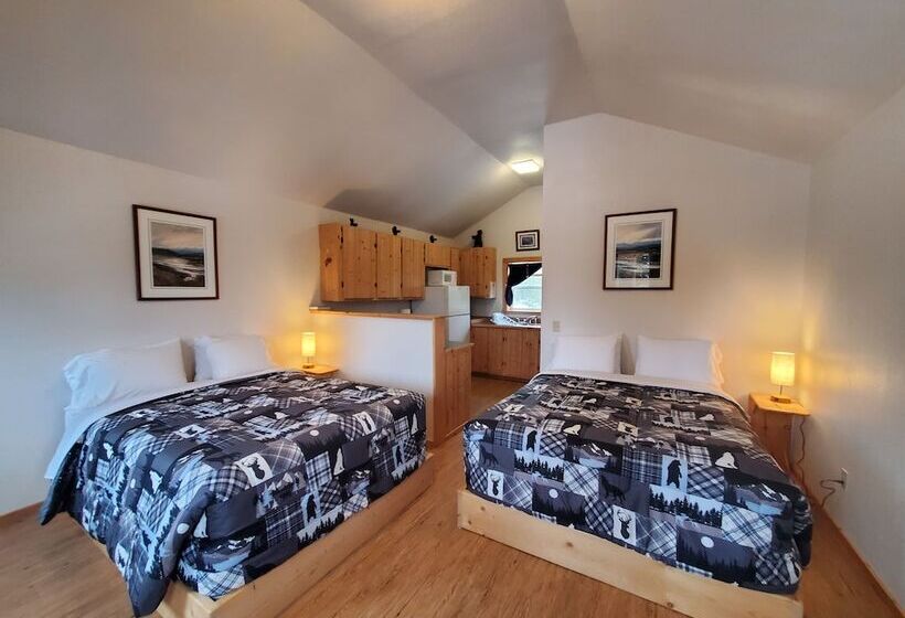 Alaskan Spruce Cabins