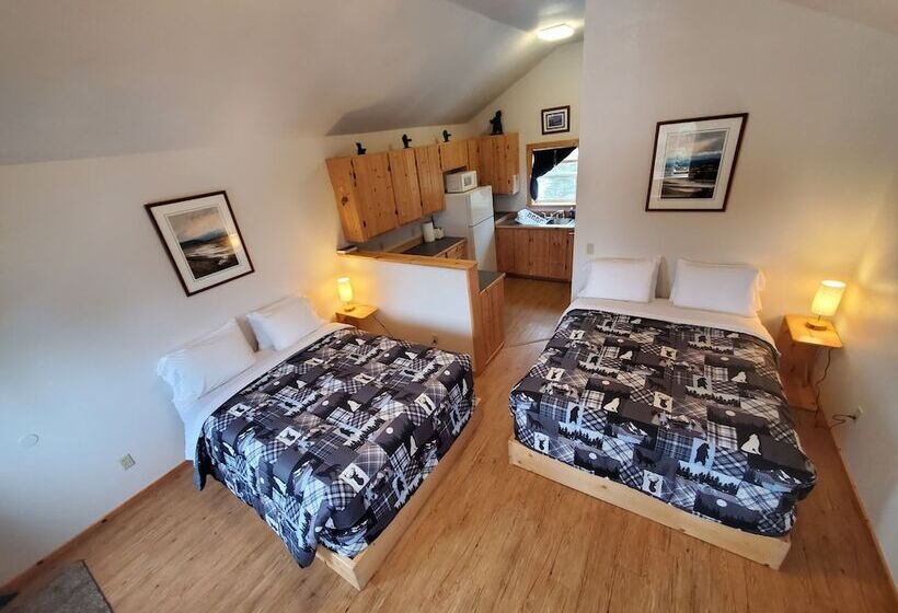 Alaskan Spruce Cabins