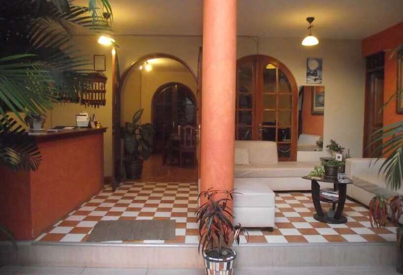 ユースホステル Las Brisas Hostal