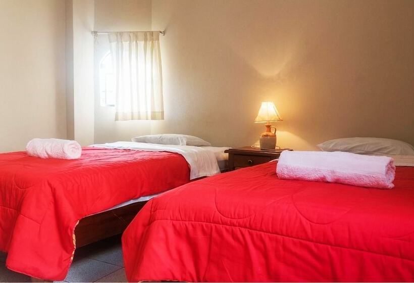 ユースホステル Las Brisas Hostal