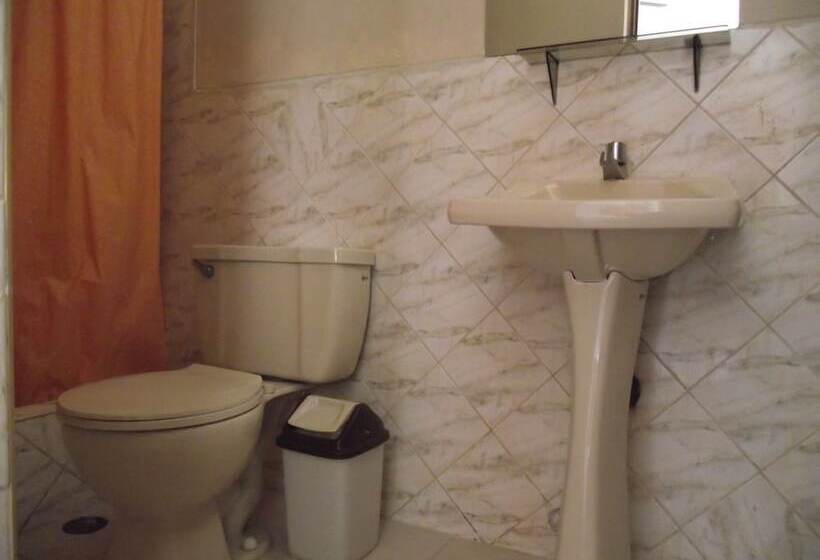 ユースホステル Las Brisas Hostal