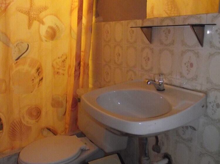 ユースホステル Las Brisas Hostal