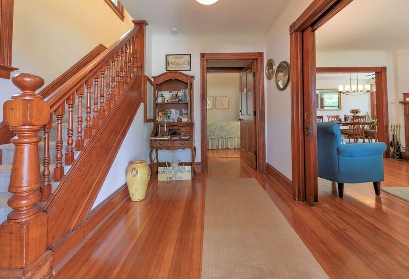 مبيت وإفطار 434 On Main