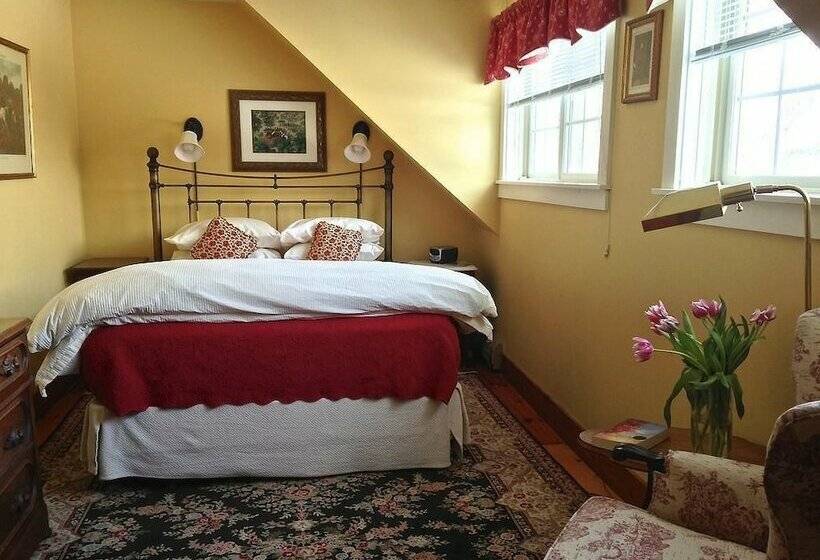 تختخواب و صبحانه Beaver Pond Farm Inn