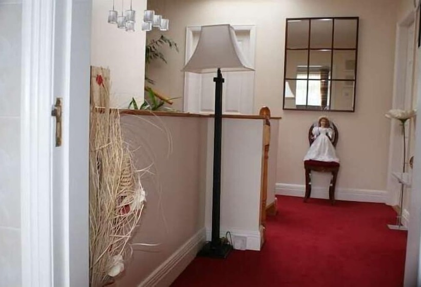 Eske Villa Bed & Breakfast