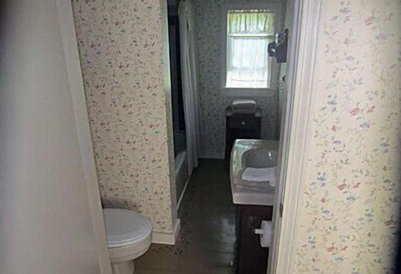 مبيت وإفطار Inn At Neshobe River