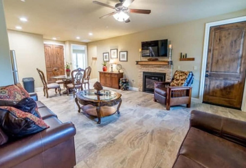 민박 Inn The Woods Suites