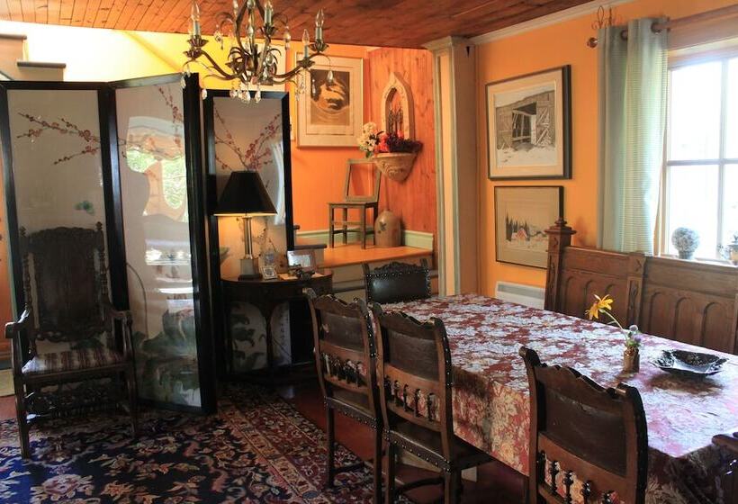 تختخواب و صبحانه La Maison Sous Les Lilas