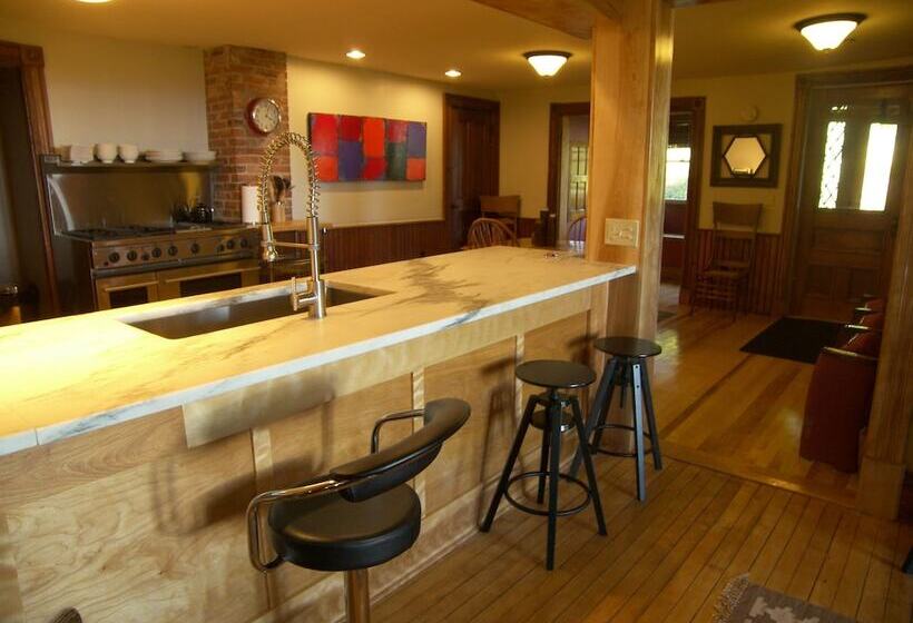 ベッドアンドブレックファースト Mt. Philo Inn