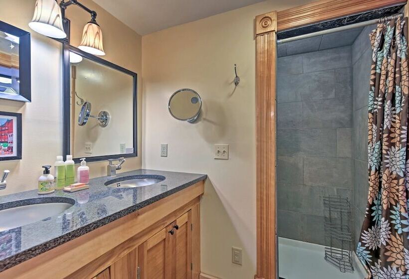 مبيت وإفطار Mt. Philo Inn