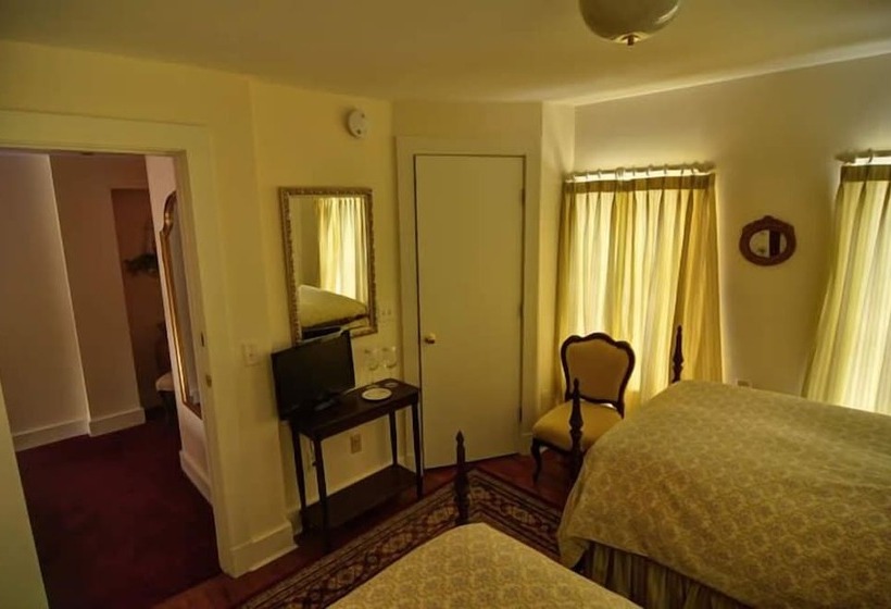 مبيت وإفطار Riverwood Inn