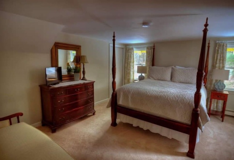 مبيت وإفطار Riverwood Inn