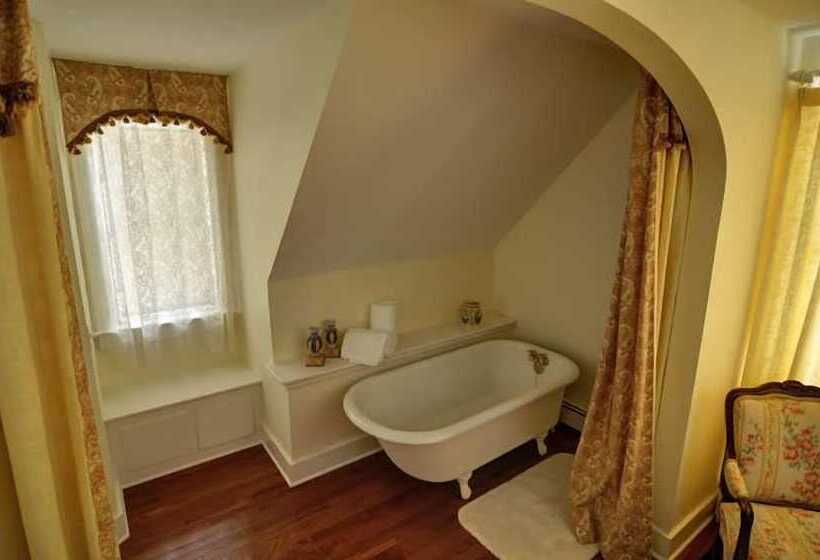 مبيت وإفطار Riverwood Inn