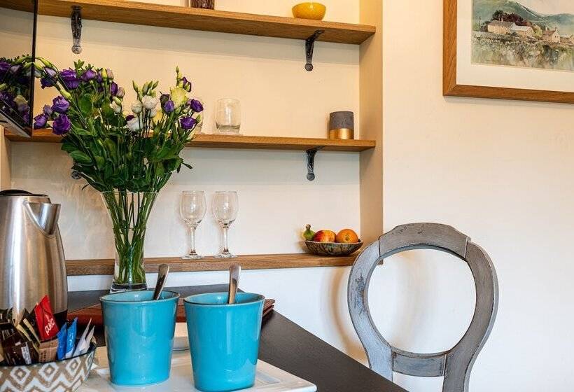 مبيت وإفطار Slades Farm Leisure