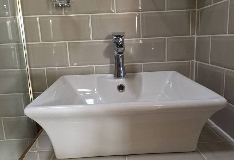 مبيت وإفطار Slades Farm Leisure