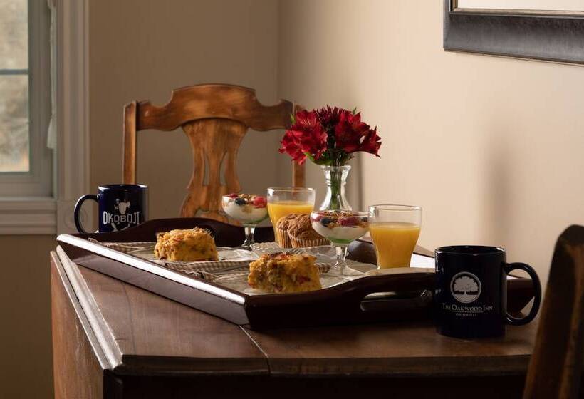 민박 The Oakwood Inn – Adults Only