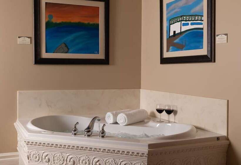 민박 The Oakwood Inn – Adults Only