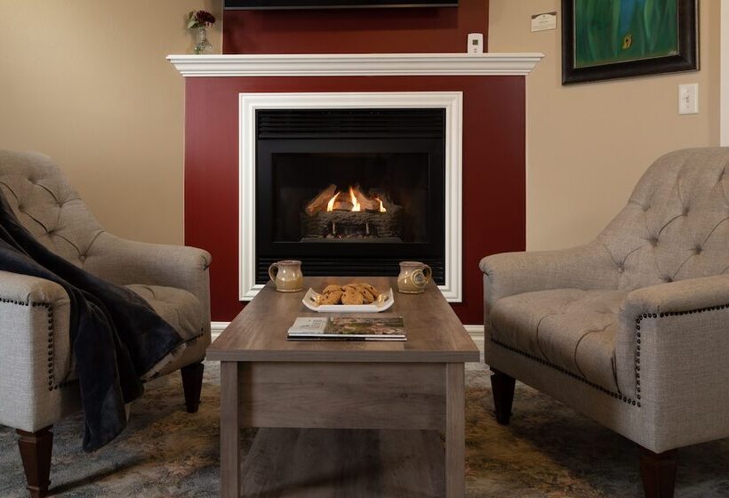 민박 The Oakwood Inn – Adults Only