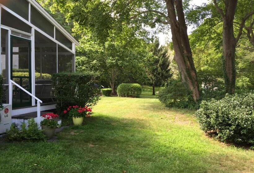 مبيت وإفطار Village Inn