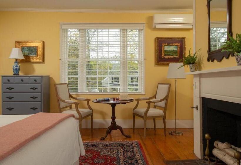 مبيت وإفطار Village Inn