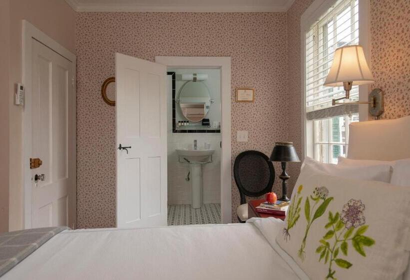 مبيت وإفطار Village Inn