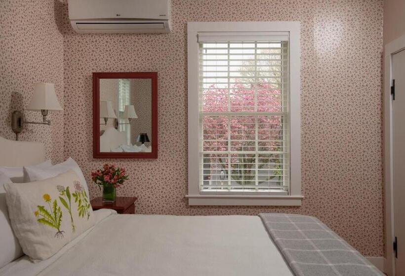 مبيت وإفطار Village Inn