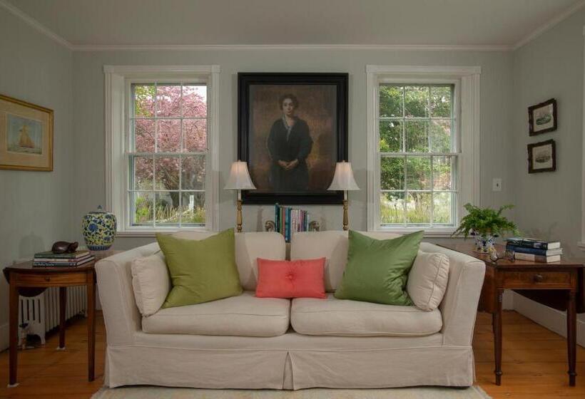 مبيت وإفطار Village Inn