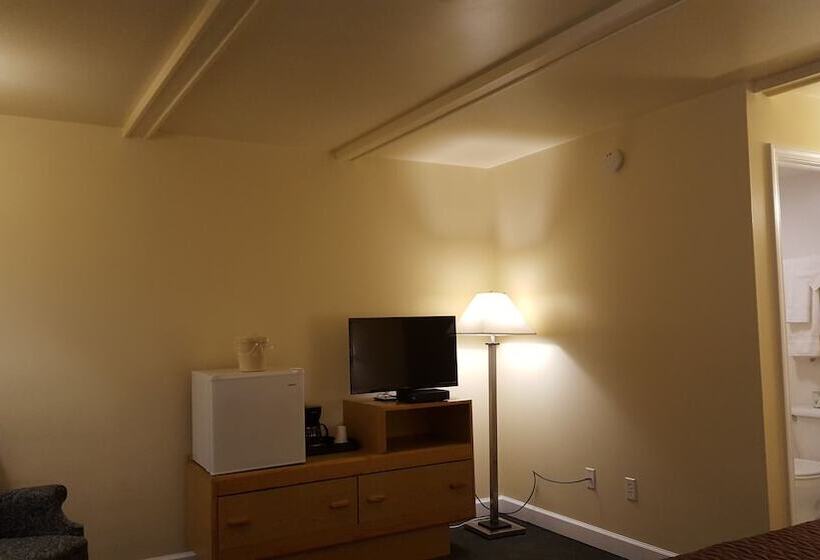 Captain S Quarters Motel