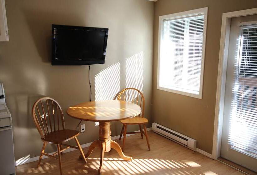 Cedar Grove Motel And Cabins