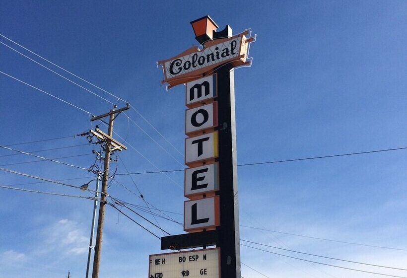 Colonial Motel