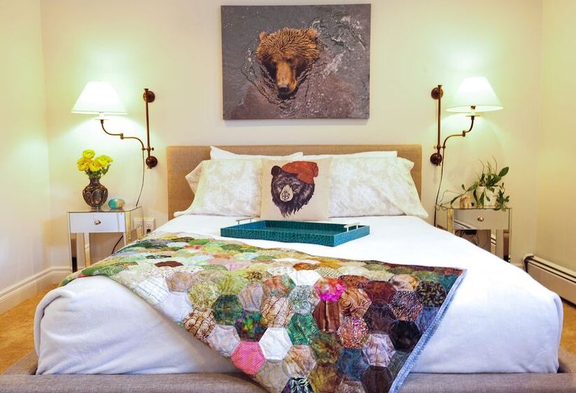 Cranky Crow Bed And Breakfast