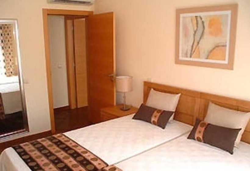 Domus Iberica Burgau Apts & Villas