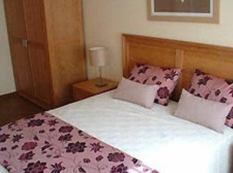 Domus Iberica Burgau Apts & Villas