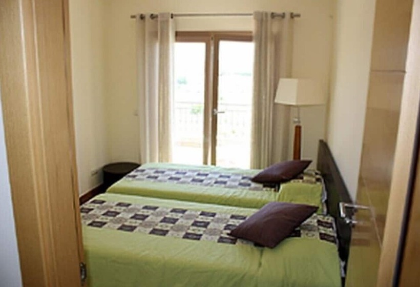 Domus Iberica Burgau Apts & Villas