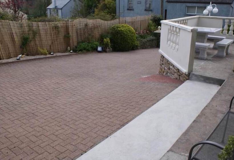 Eske Villa Bed & Breakfast