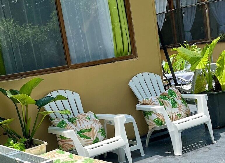 Freddys Place Bed And Breakfast