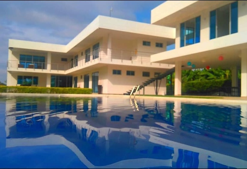 مسافرخانه La Felicidad