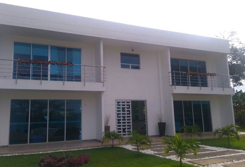 مسافرخانه La Felicidad