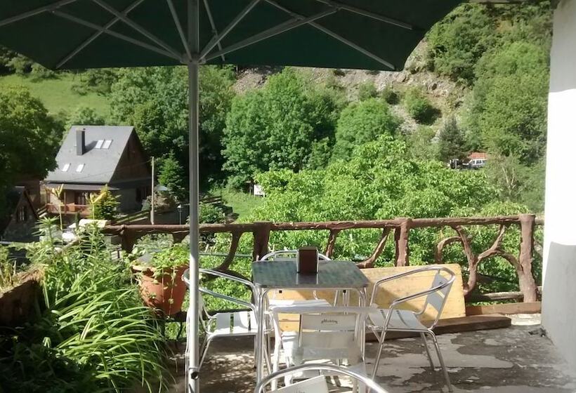 مسافرخانه Ostería Roc N Cris Homebrew